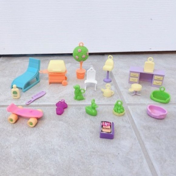 Vintage LIKE NEW Doll Accessories Furnitures - Picture 2 of 9